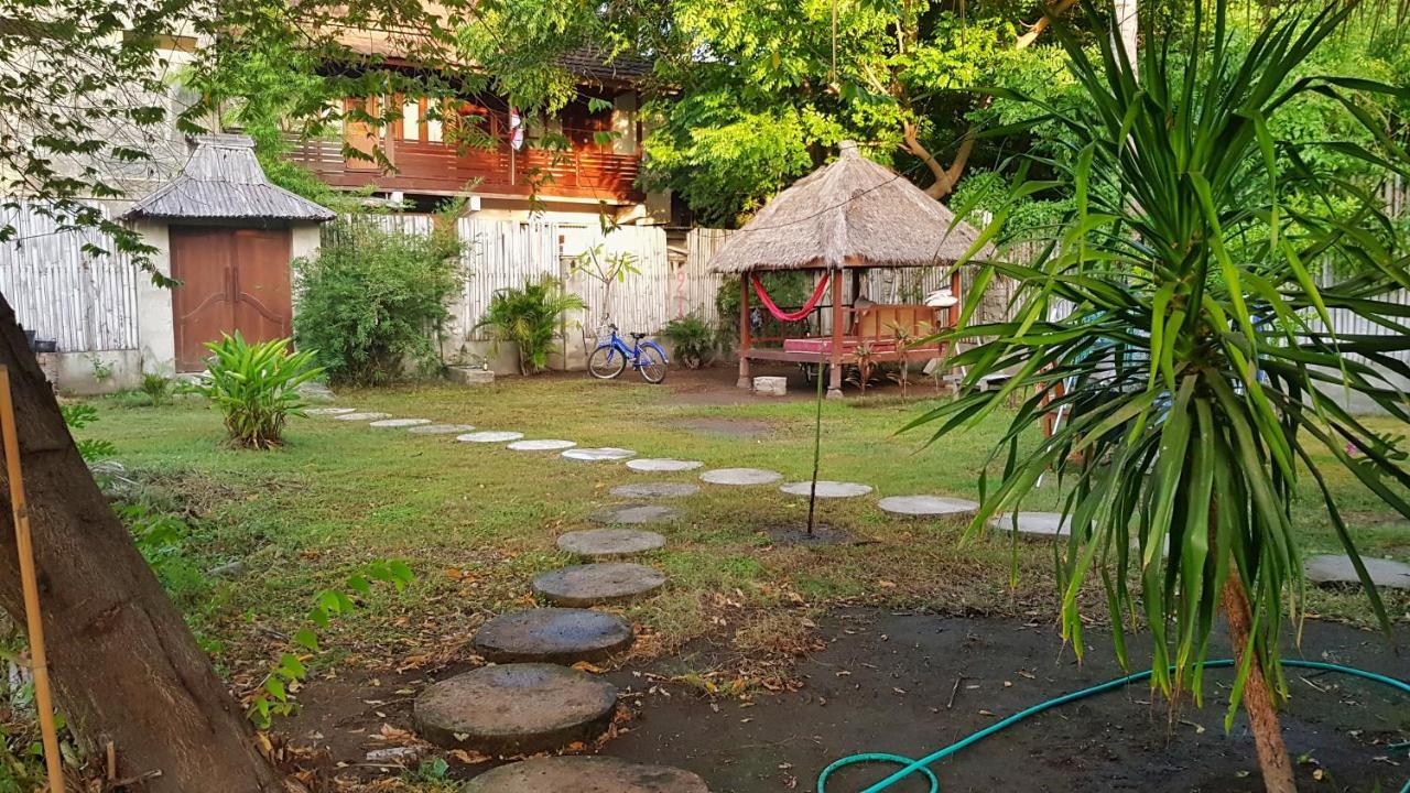 Kayu Cottage Gili Trawangan Exteriör bild