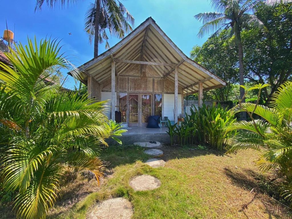 Kayu Cottage Gili Trawangan Exteriör bild