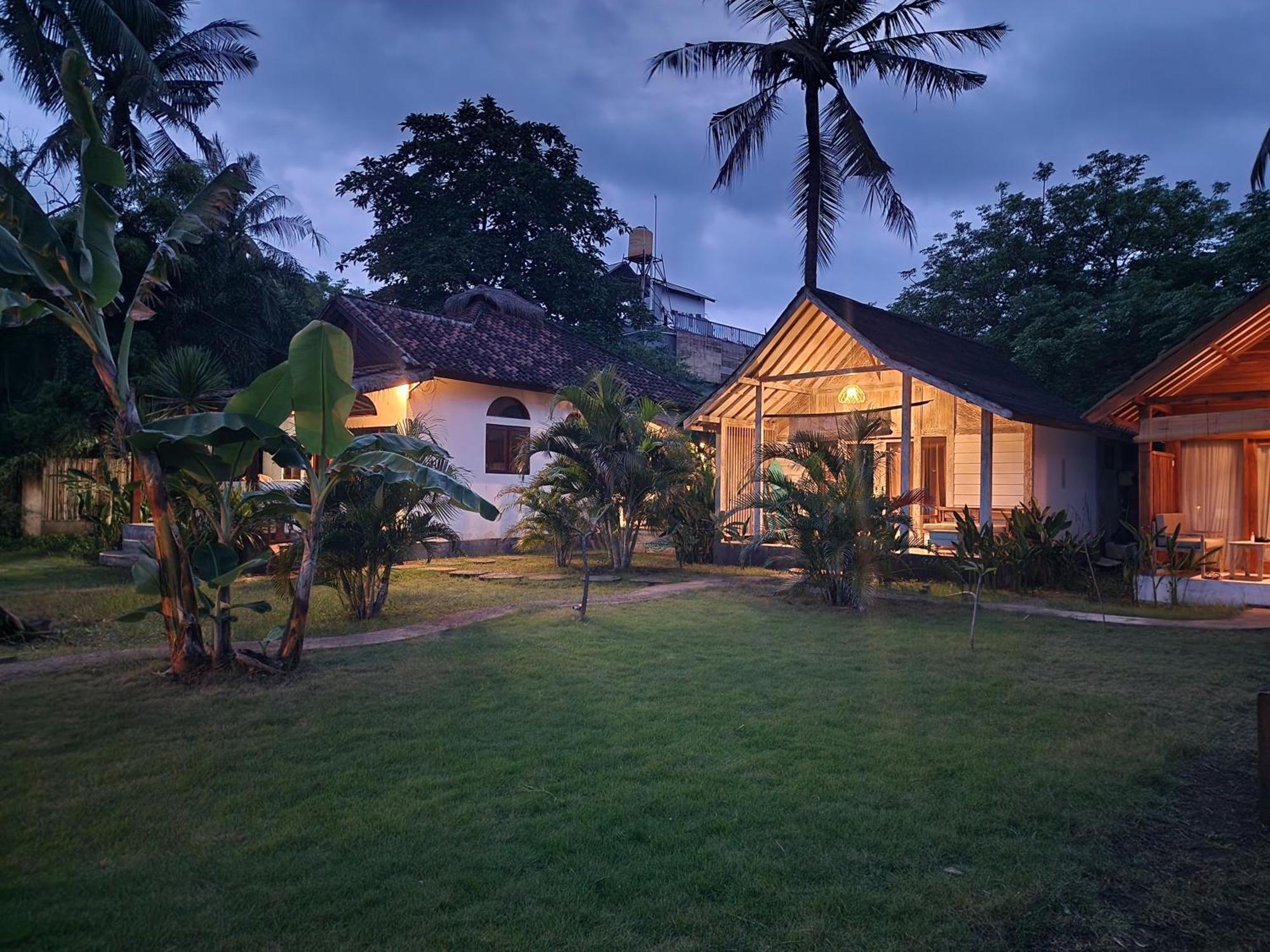 Kayu Cottage Gili Trawangan Exteriör bild